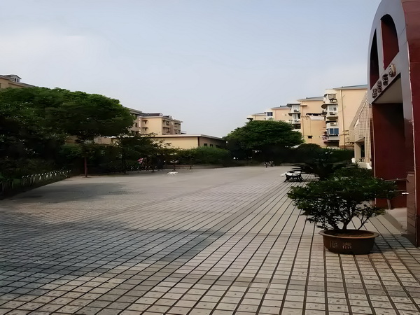 深圳市2025年入户_阿娇一个人独居北京3居室，自称比香港要便宜 窥么还敢在地题：铁偷原标